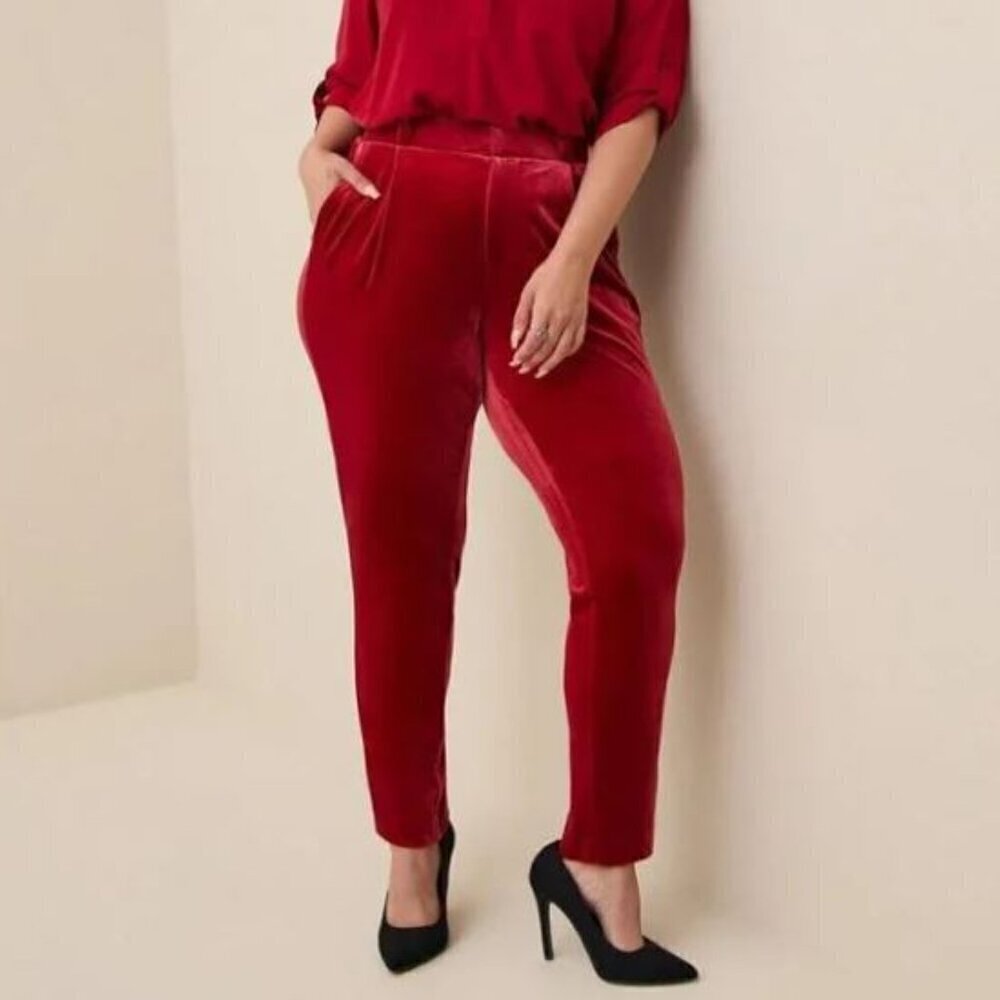 NWT Torrid Relaxed Taper Red Velvet High Rise Pull On Pants - Size 14 Short
